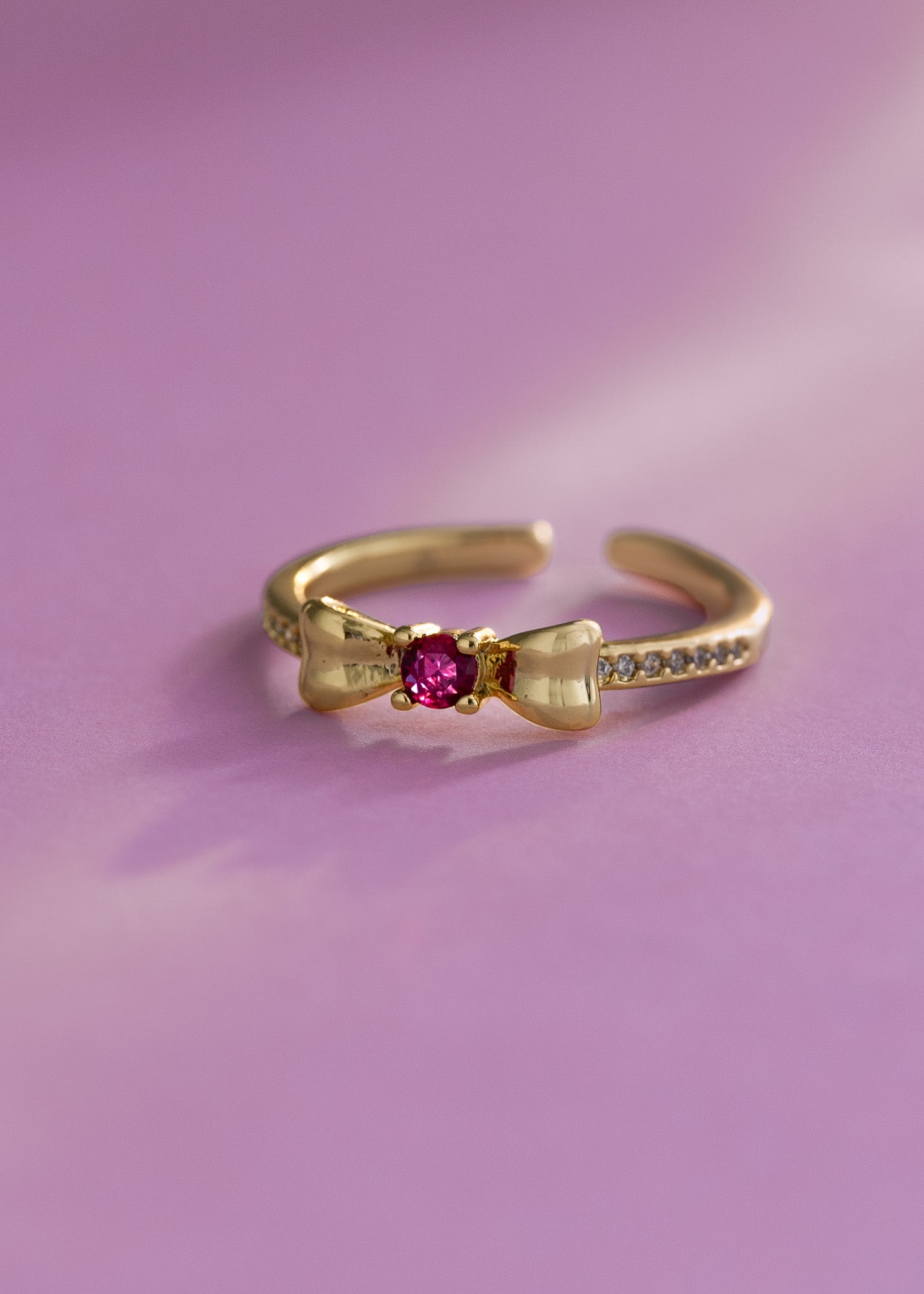 Anillo Scarlet Enchanted Ajustable Oro Laminado + Empaque