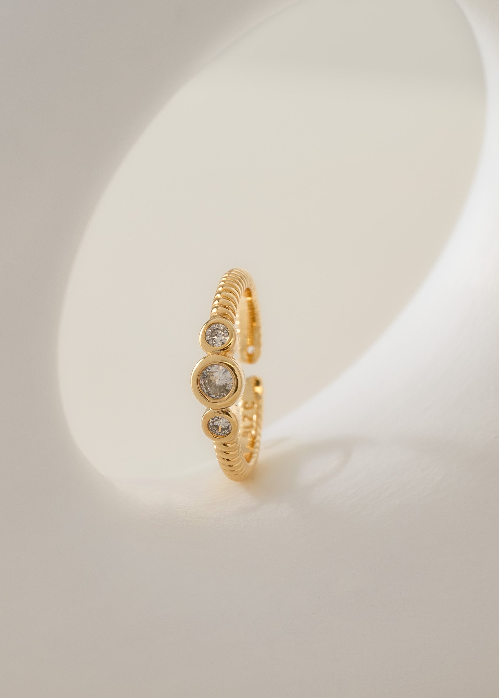 Anillo Royalty Ajustable Oro Laminado