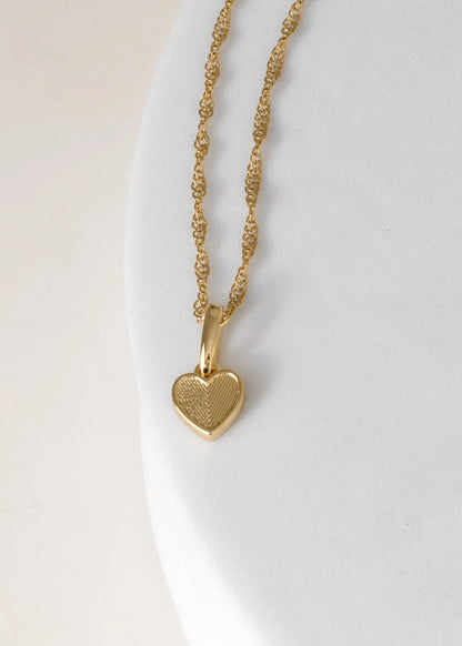 Dije Deep Heart en Oro Laminado