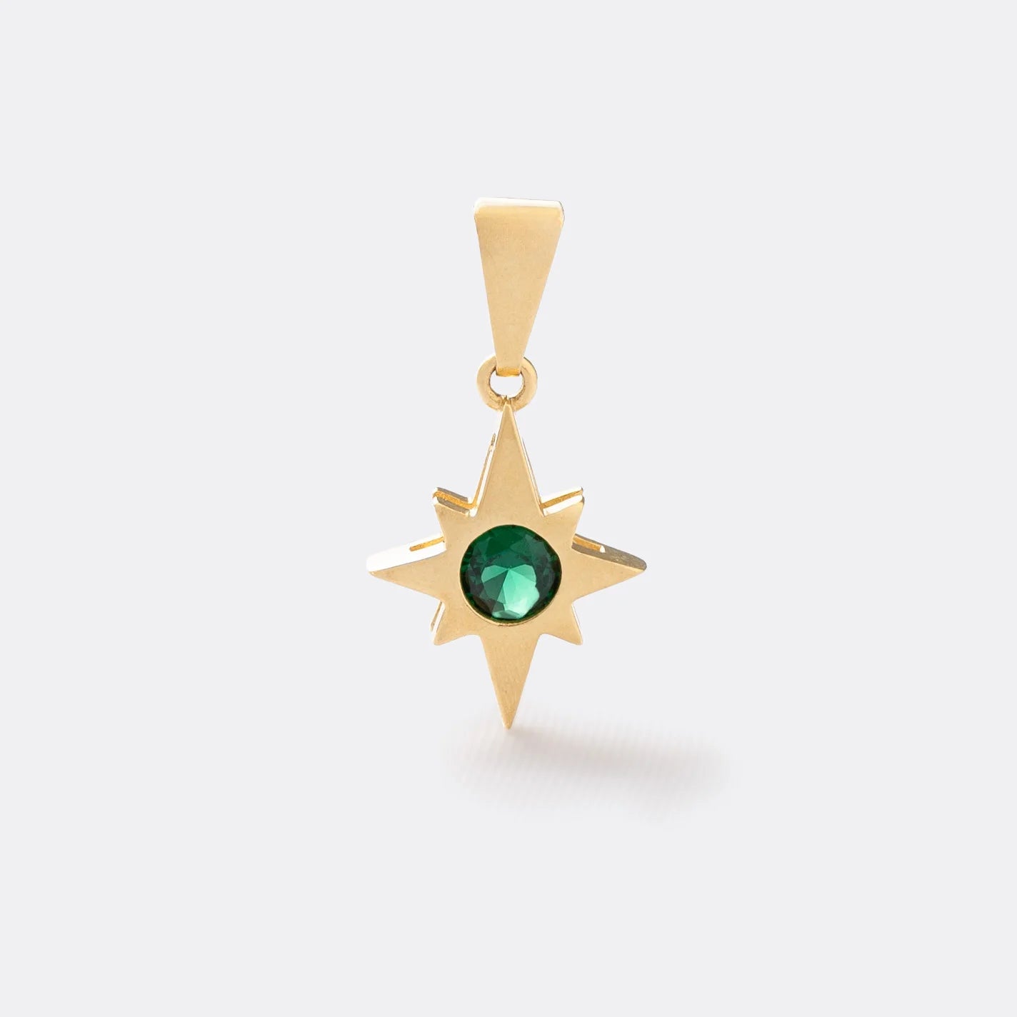 Dije Estrella con Circonia Verde en Oro Laminado