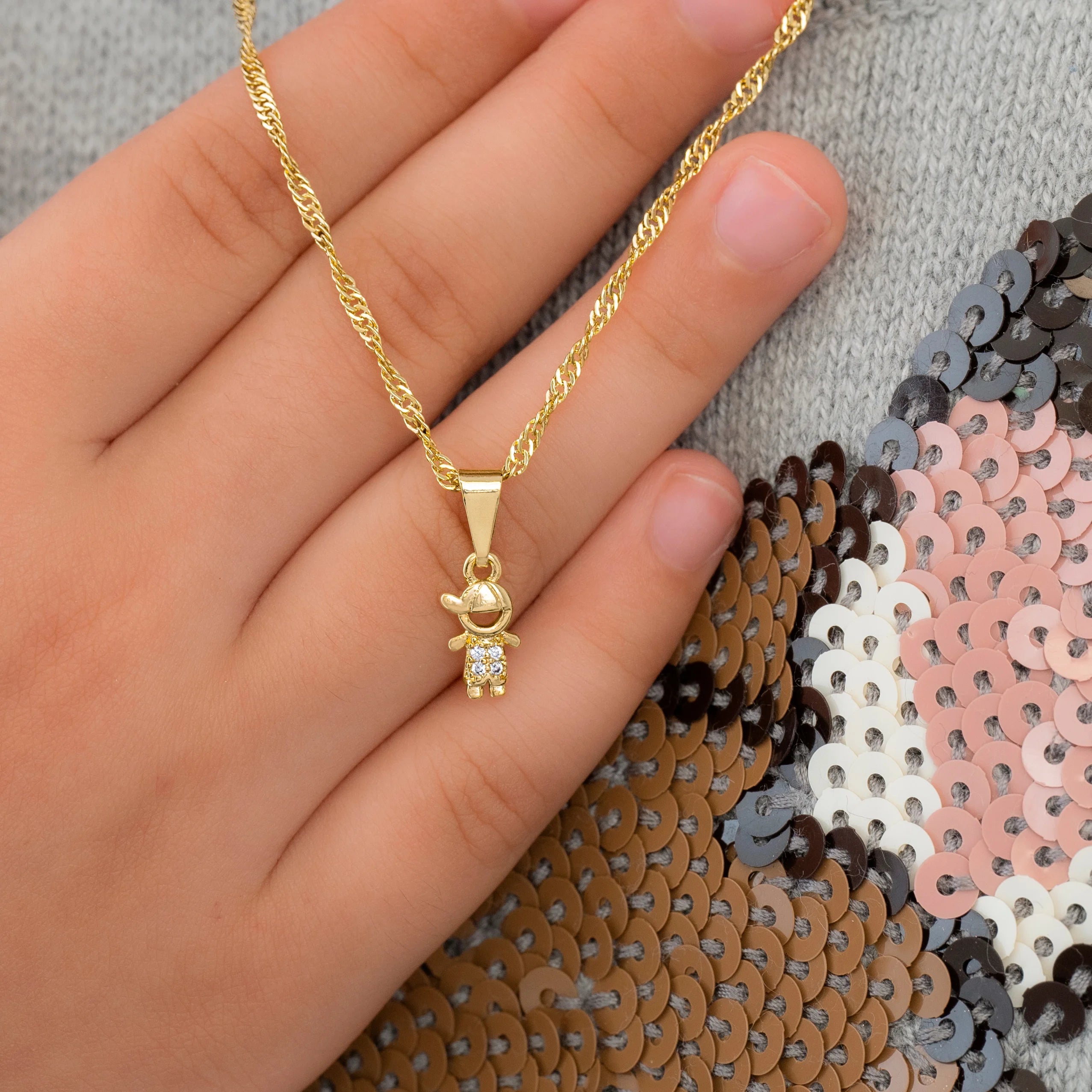 Dije Little Boy en Oro Laminado