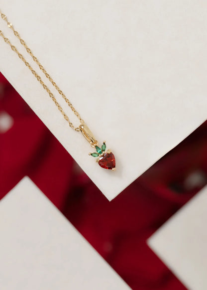 Dije Strawberry en Oro Laminado