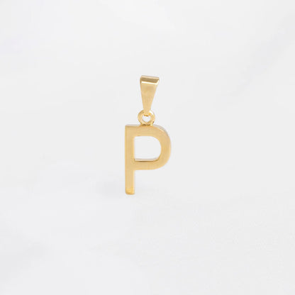 Dije Letras P en Oro Laminado
