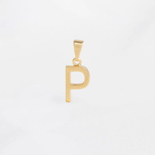 Dije Letras P en Oro Laminado