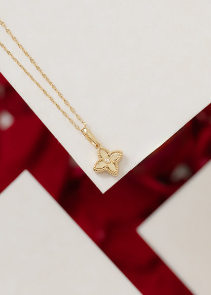 Dije Lottus en Oro Laminado