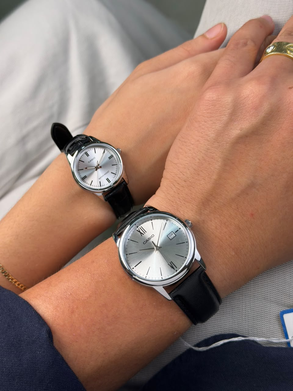 Pareja de Relojes CASIO con Pulso de Cuero
