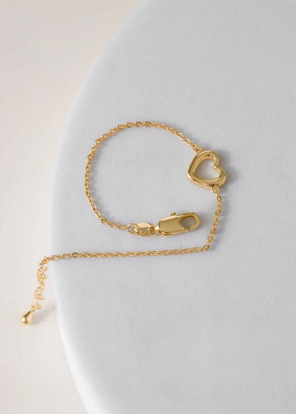 Pulsera Heart en oro laminado elegante