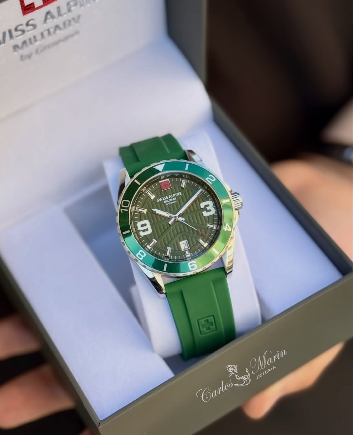 Reloj Swiss Alpine Military Hombre Sentinel Classic Verde 7073.1834