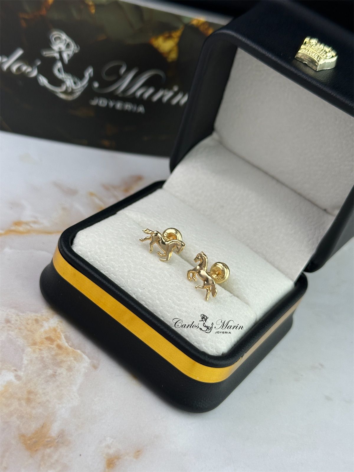 Topos Caballo en Oro 18K – Espíritu y Elegancia