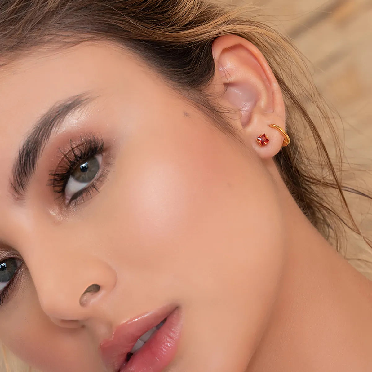 Topos Circon Cuadrado Rojo Oro Laminado