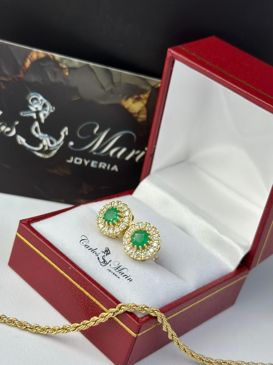 Topos Ponqué con Esmeralda y Moissanita en Oro 18K