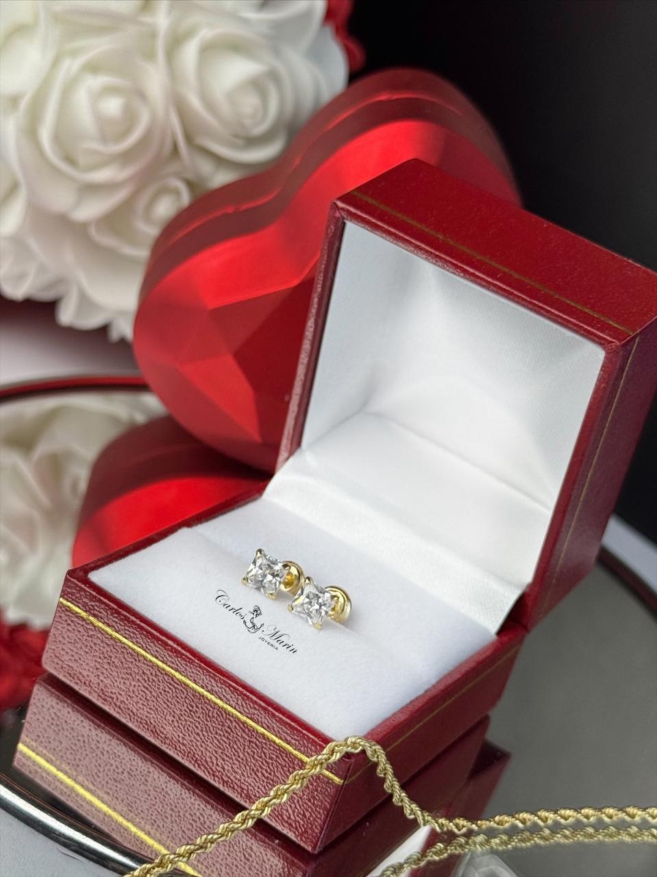 Topos circon cuadrado mediano en oro 18K elegantes