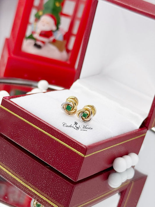 Topos Flor Lisa en 3 Oros 18K con Esmeralda