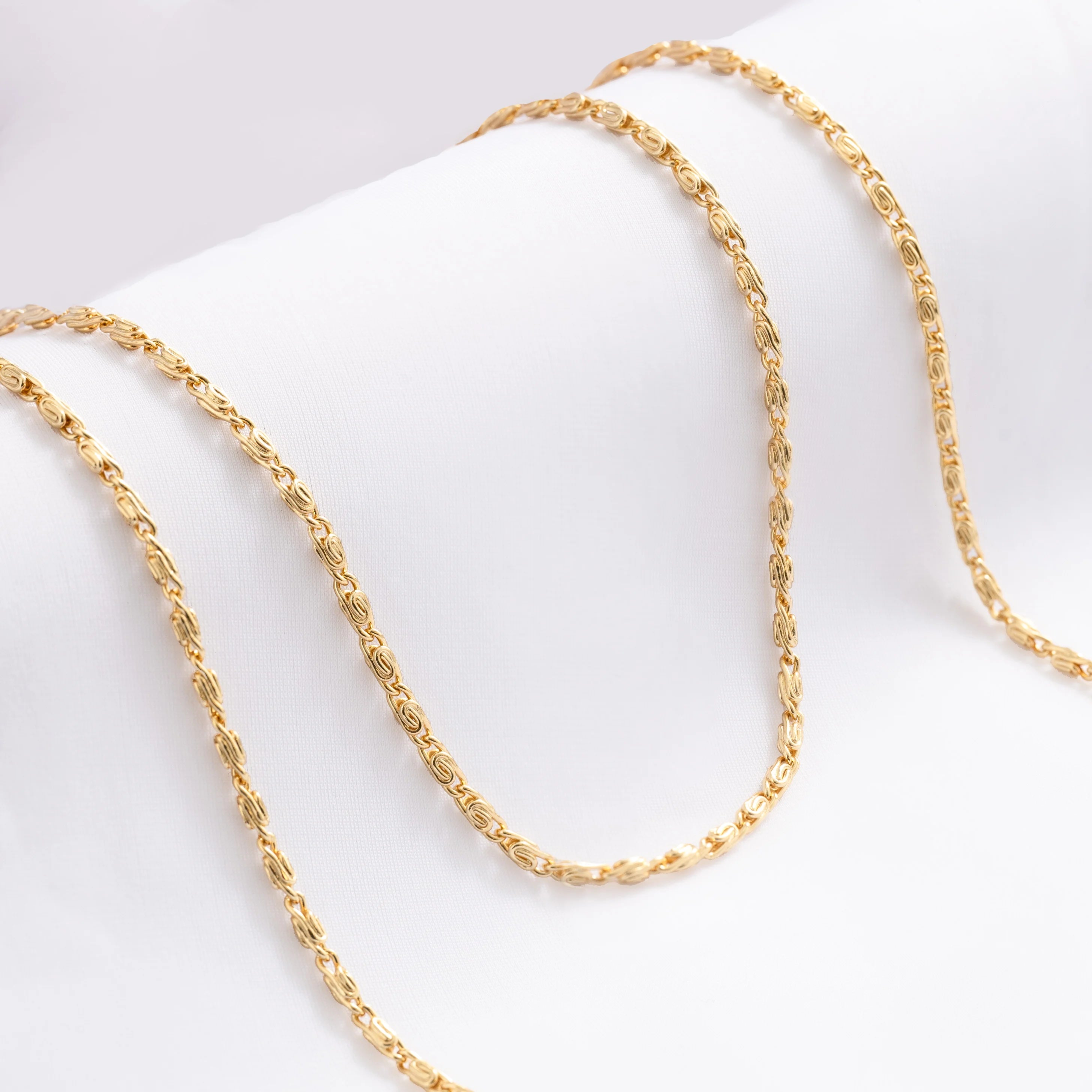 Cadena Caracol Gruesa – 45 cm en Oro Laminado