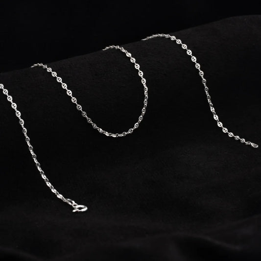 Cadena Escalera Ovalada Plana de 2 mm y 45 cm en Plata